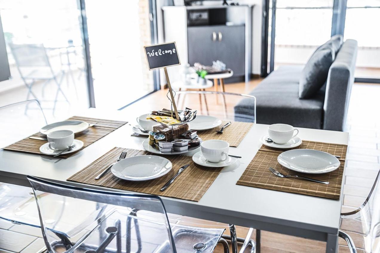 P & I Apartment เอเธนส์ ภายนอก รูปภาพ